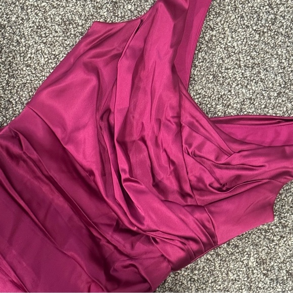 Suzy Chin for Maggy Boutique silky ruched sheath dress ❤️ - Picture 6 of 7